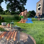 Zirkuswagen Auf Rädern, Tinyhouse, Tinyhaus, Auf Grüner Wiese, Ländlich, Nahe Hamburg Luxuszelt