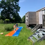 Luxuszelt Zirkuswagen Auf Rädern, Tinyhouse, Tinyhaus, Auf Grüner Wiese, Ländlich, Nahe Hamburg *