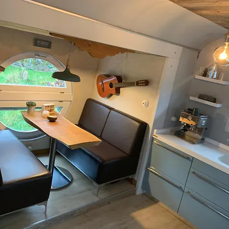 Zirkuswagen Auf Rädern, Tinyhouse, Tinyhaus, Auf Grüner Wiese, Ländlich, Nahe Hamburg Luxuszelt Hammah