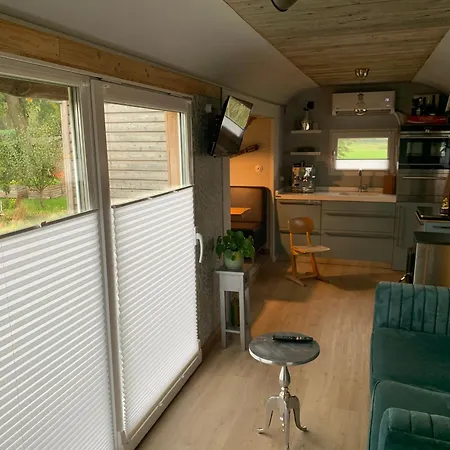 Lyxtält Zirkuswagen Auf Raedern, Tinyhouse, Tinyhaus, Auf Gruener Wiese, Laendlich, Nahe Hamburg, Hammah