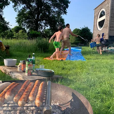 Zirkuswagen Auf Raedern, Tinyhouse, Tinyhaus, Auf Gruener Wiese, Laendlich, Nahe Hamburg Glamping
