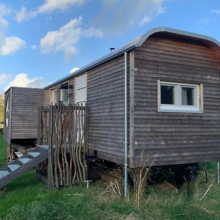 Lyxtält Zirkuswagen Auf Raedern, Tinyhouse, Tinyhaus, Auf Gruener Wiese, Laendlich, Nahe Hamburg,