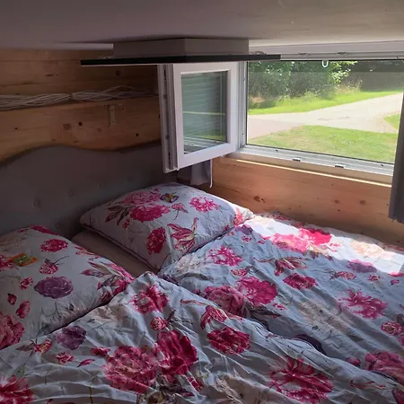 Lyxtält Zirkuswagen Auf Raedern, Tinyhouse, Tinyhaus, Auf Gruener Wiese, Laendlich, Nahe Hamburg, *