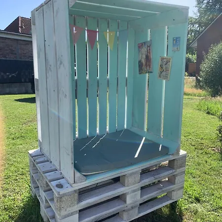 Lyxtält Zirkuswagen Auf Raedern, Tinyhouse, Tinyhaus, Auf Gruener Wiese, Laendlich, Nahe Hamburg, *