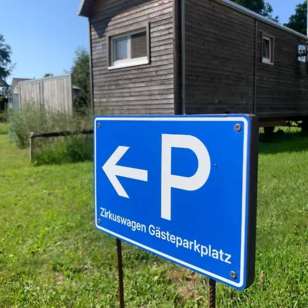 Lyxtält Zirkuswagen Auf Raedern, Tinyhouse, Tinyhaus, Auf Gruener Wiese, Laendlich, Nahe Hamburg,