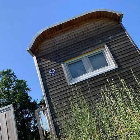 Zirkuswagen Auf Raedern, Tinyhouse, Tinyhaus, Auf Gruener Wiese, Laendlich, Nahe Hamburg,